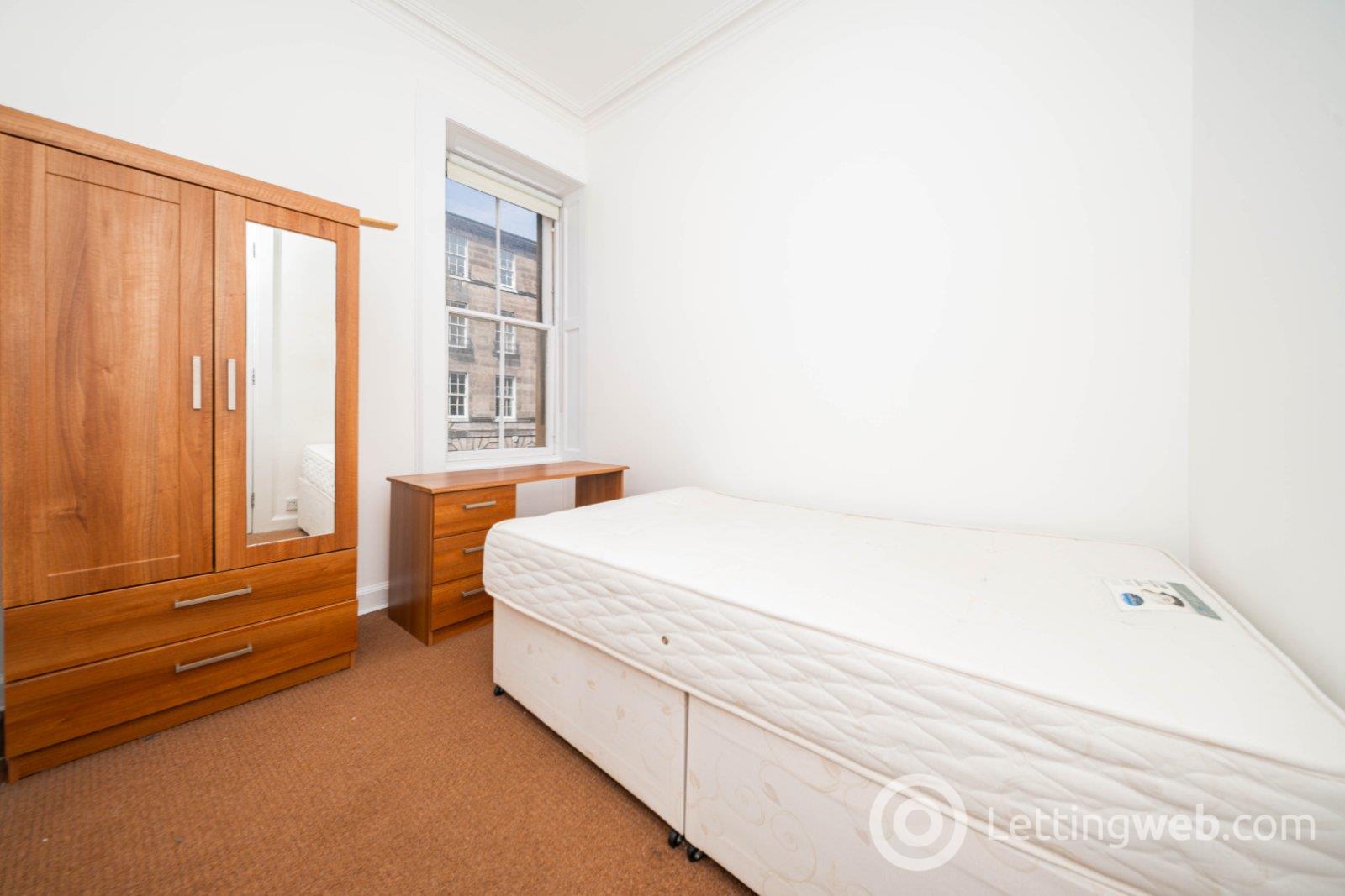 Property to rent in (1f2) Montague Street, Edinburgh, EH8