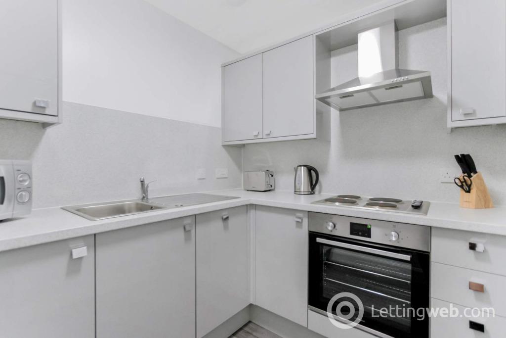 Property to rent in Crighton Place, Leith, Edinburgh, EH7