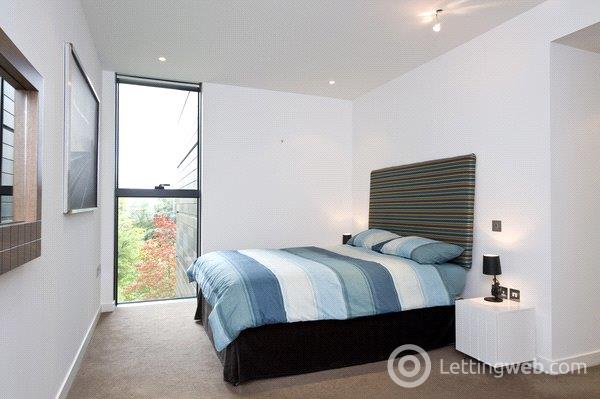 Property to rent in Simpson Loan, Edinburgh, EH3