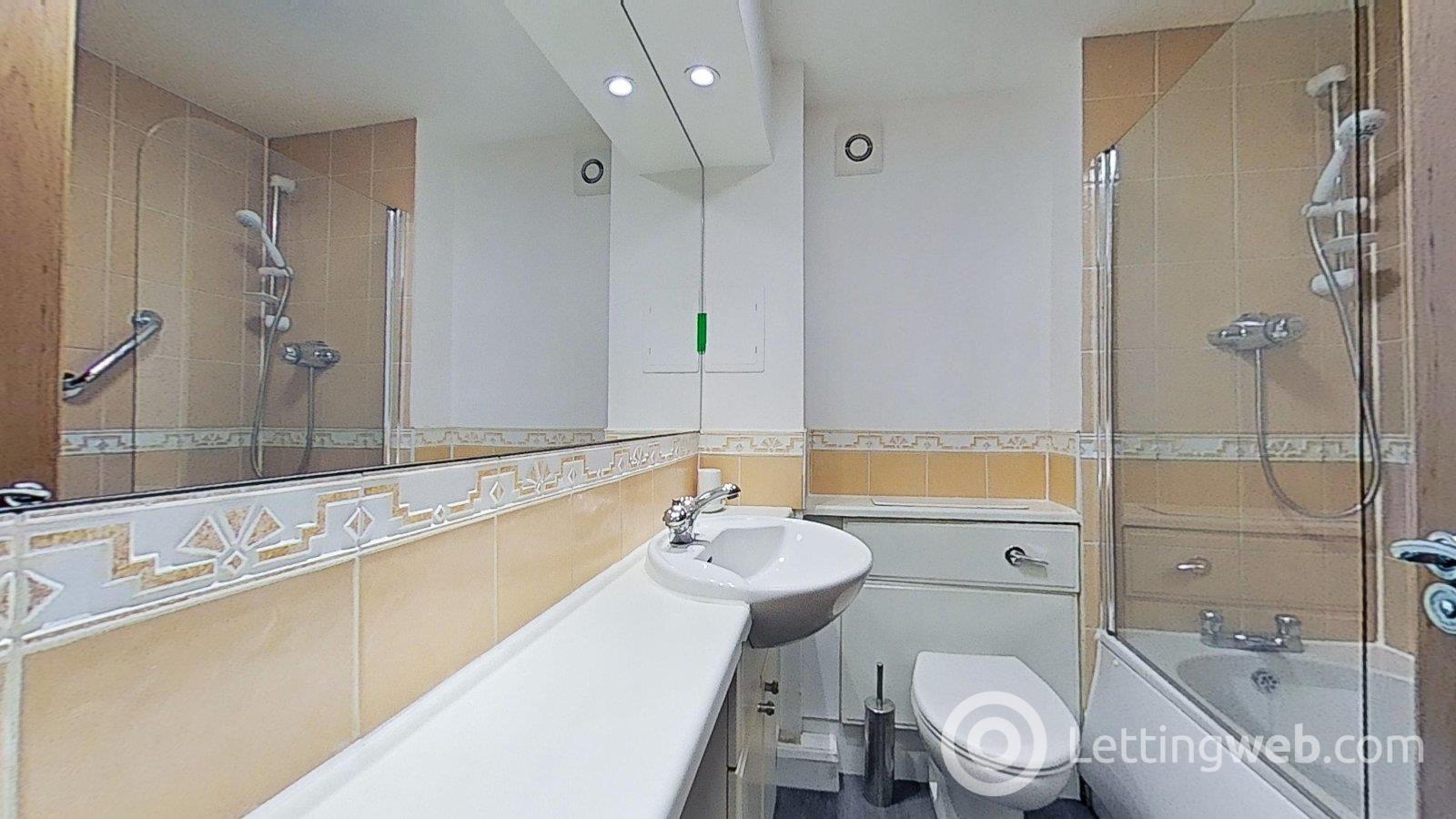 Property to rent in Old Tolbooth Wynd, Edinburgh, EH8