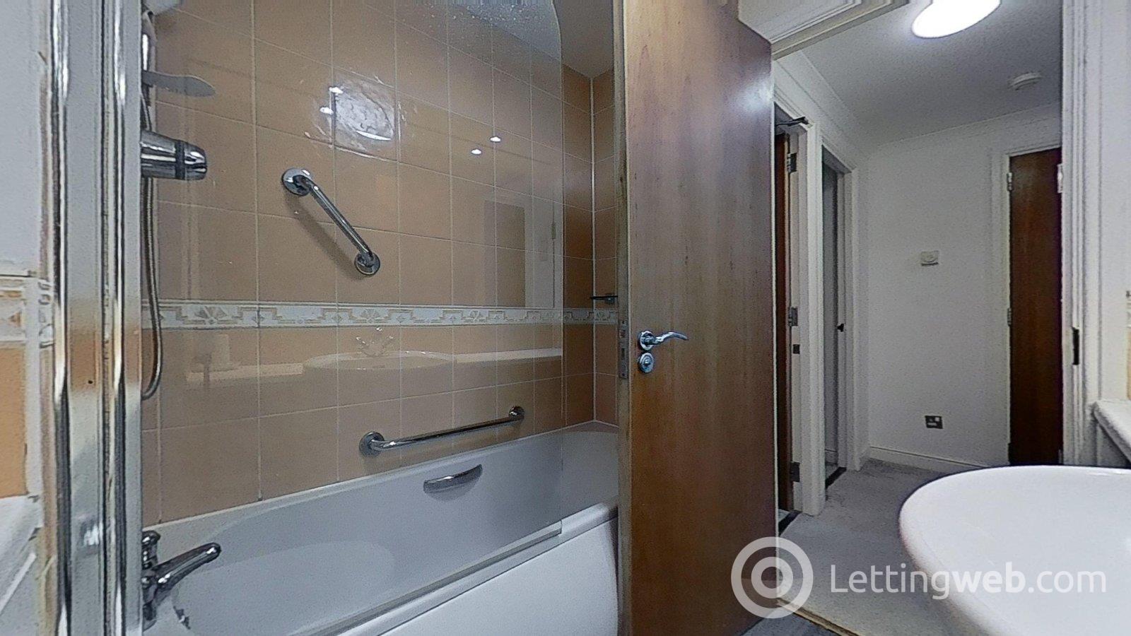 Property to rent in Old Tolbooth Wynd, Edinburgh, EH8