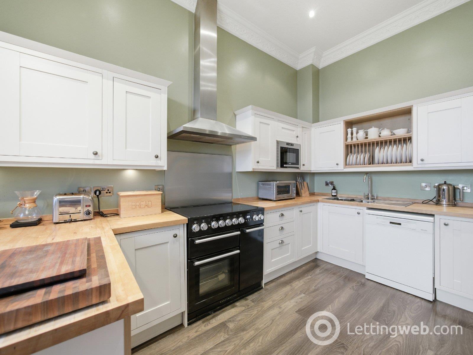 Property to rent in Albany Street, Edinburgh, EH1