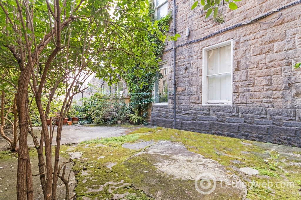 Property to rent in Polwarth Crescent, Edinburgh, EH11