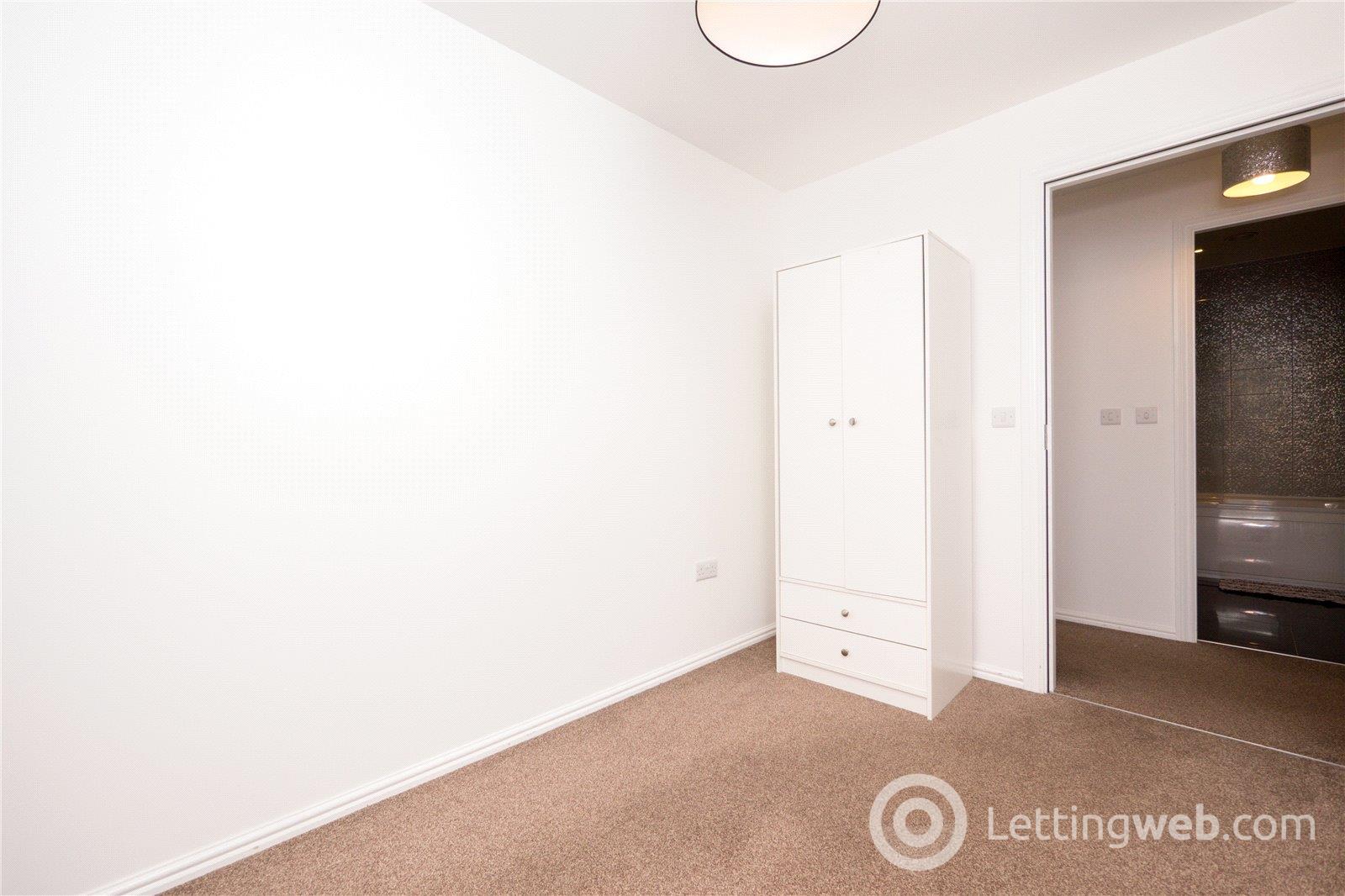 Property to rent in Arneil Drive, Edinburgh, EH5