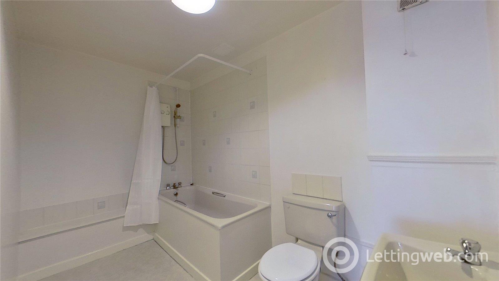 Property to rent in High Street, Edinburgh, EH1