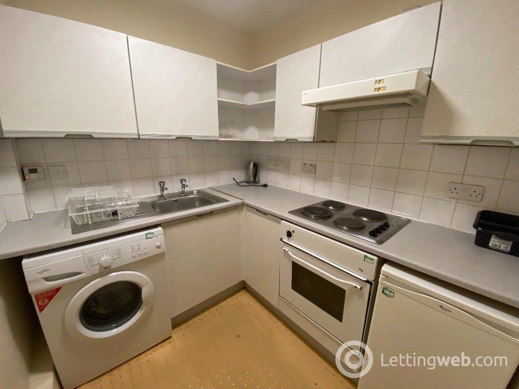 Property to rent in Teviot Place, Edinburgh, EH1