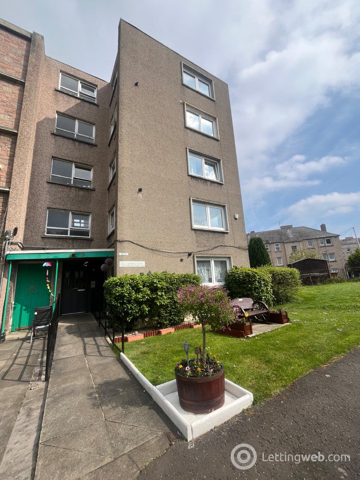 Property to rent in Redbraes Grove, Edinburgh, EH7