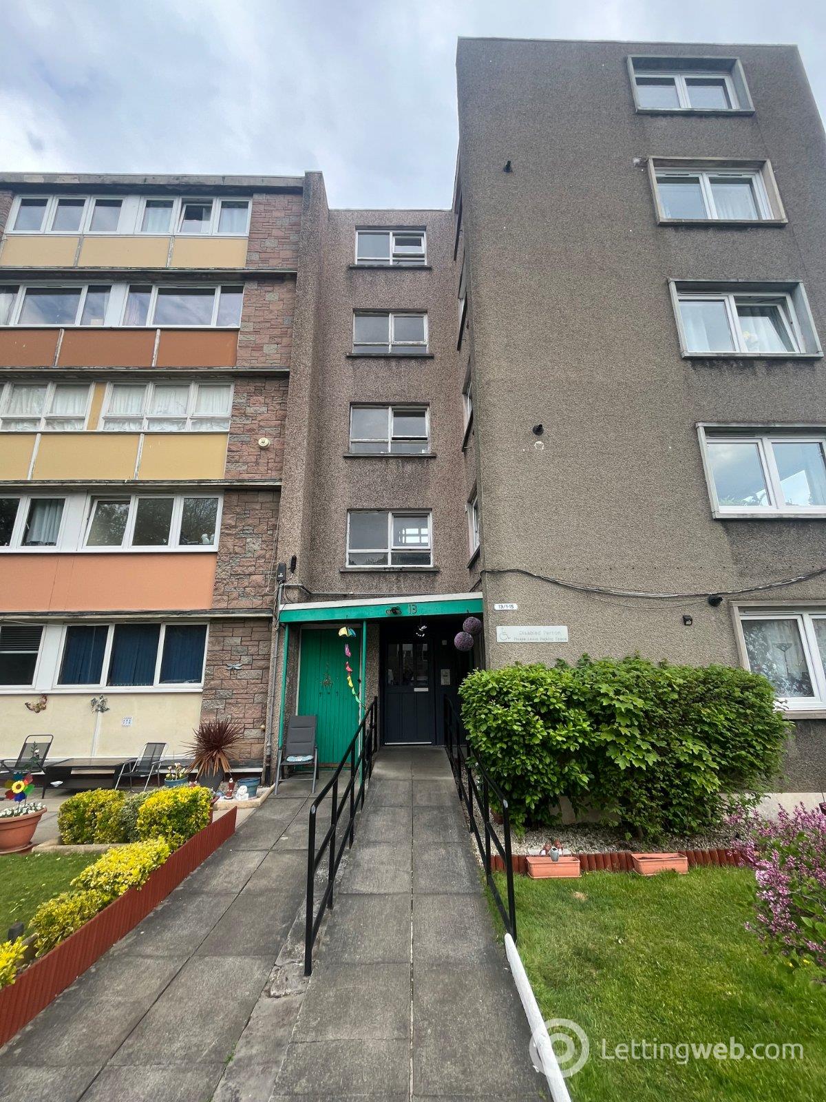 Property to rent in Redbraes Grove, Edinburgh, EH7