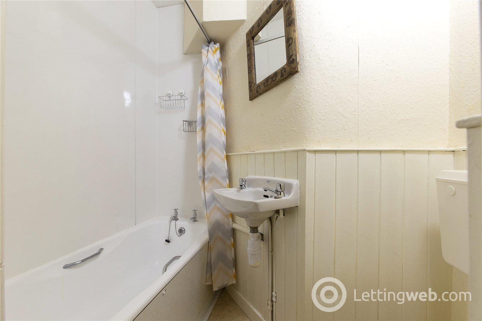 Property to rent in Bruntsfield Place, Edinburgh, EH10
