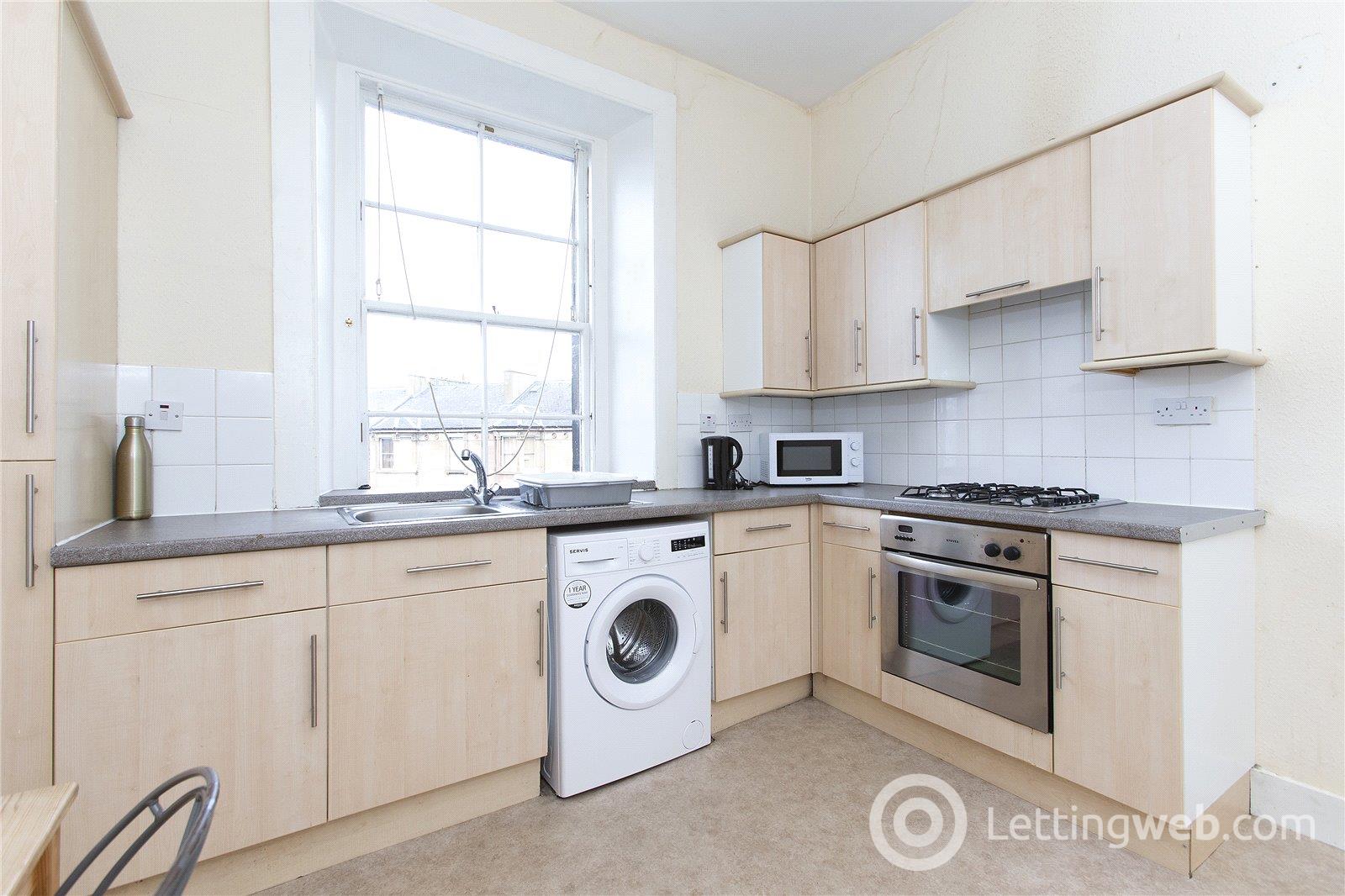 Property to rent in Bruntsfield Place, Edinburgh, EH10