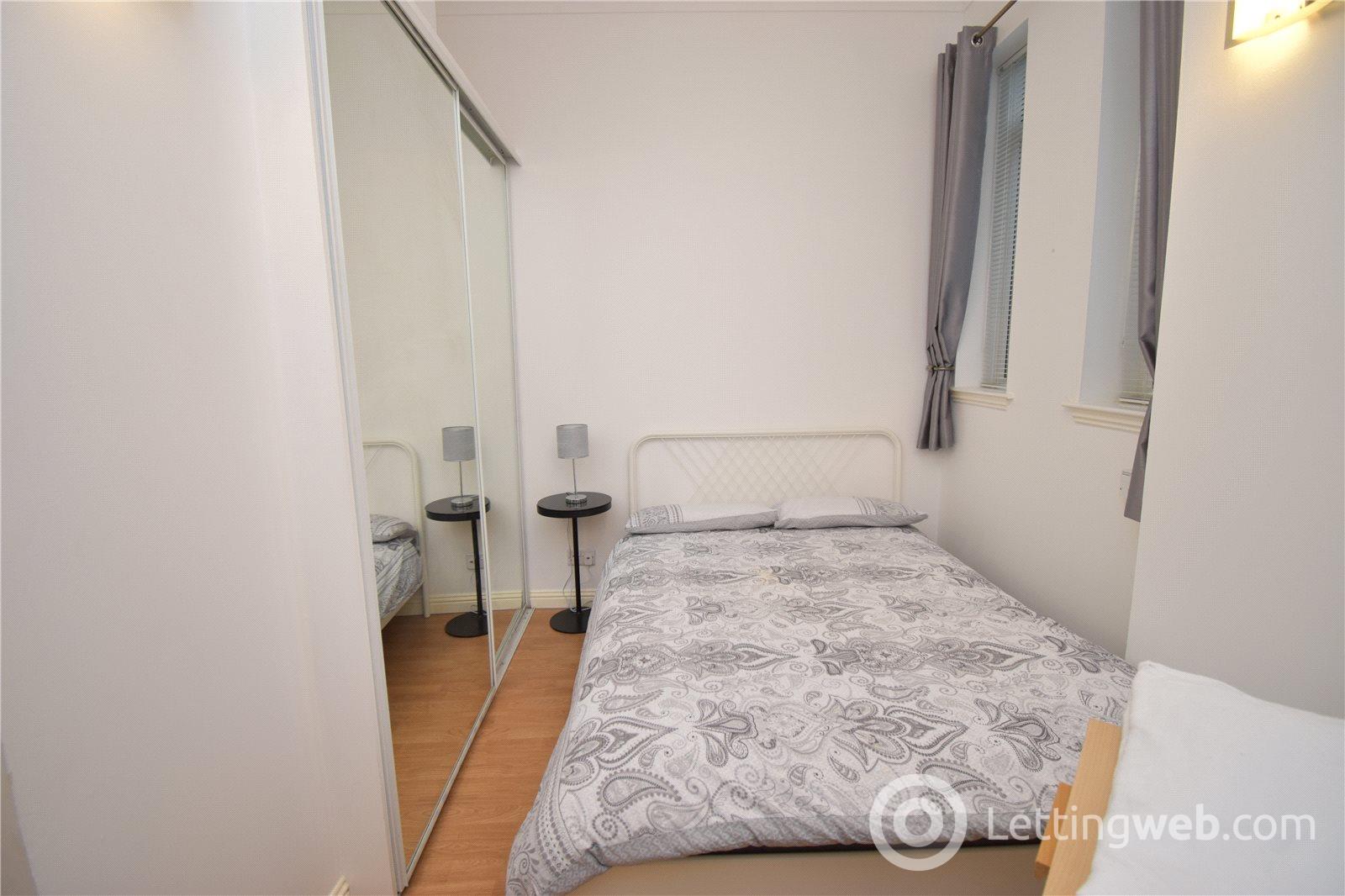 Property to rent in Morningside Gardens, Edinburgh, EH10