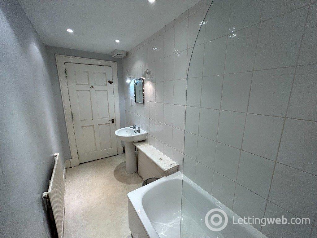 Property to rent in St Patrick Square, Edinburgh, EH8