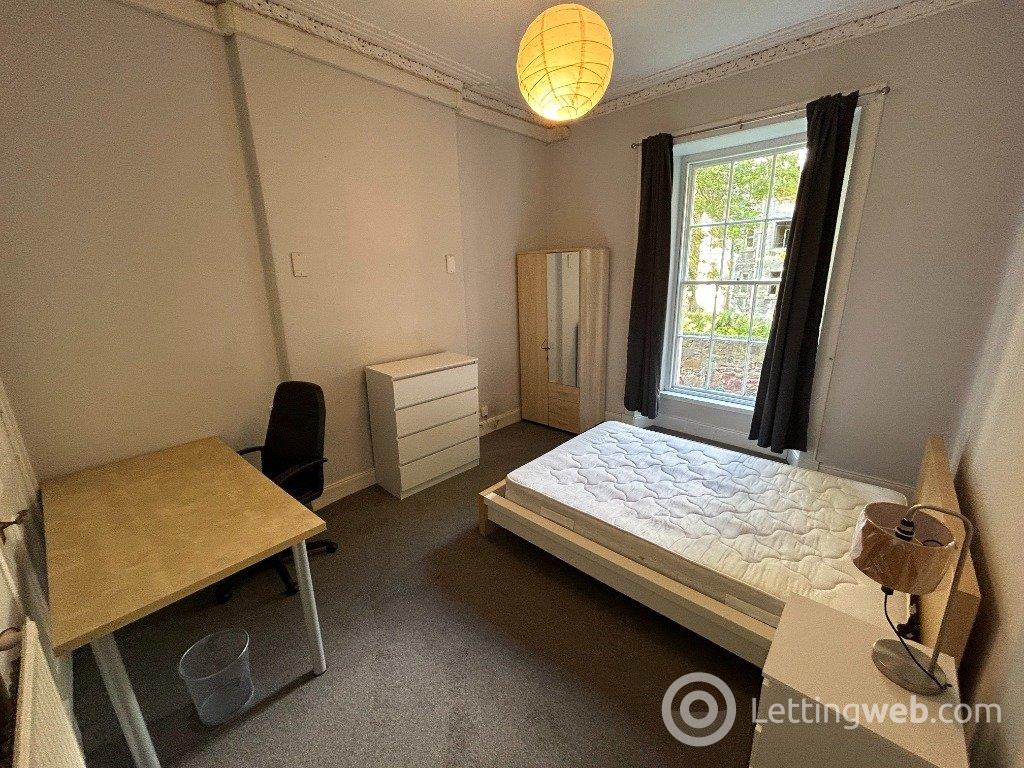 Property to rent in St Patrick Square, Edinburgh, EH8
