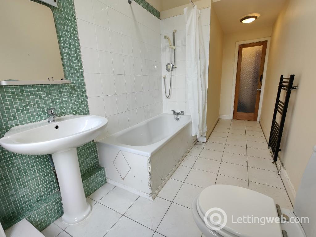 Property to rent in Montague Street, Edinburgh, EH8