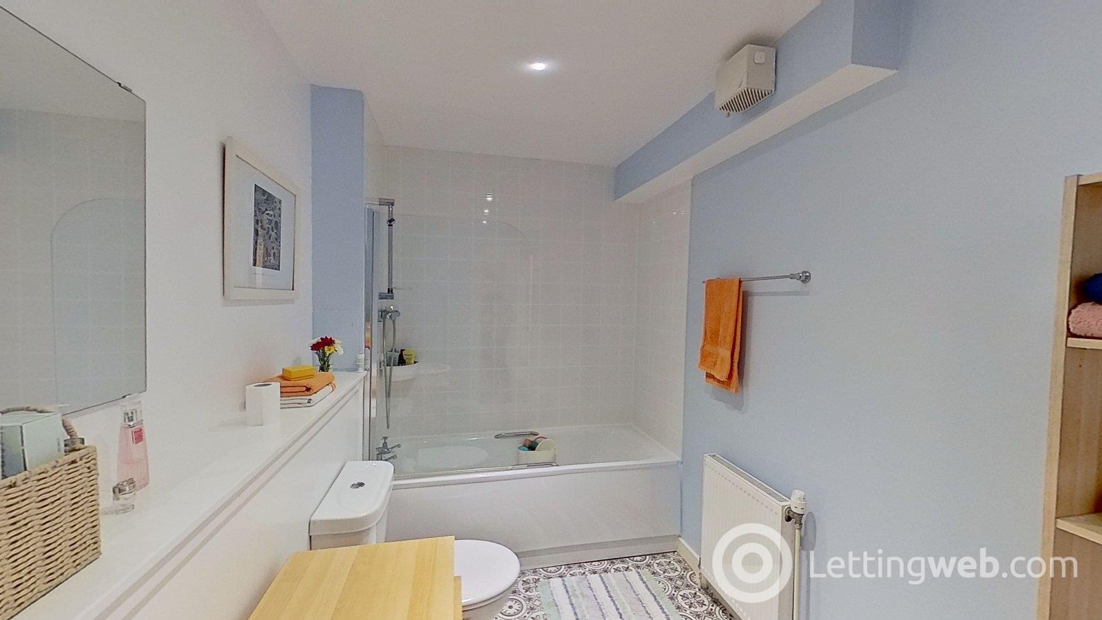 Property to rent in Colonsay Close, Edinburgh, EH5