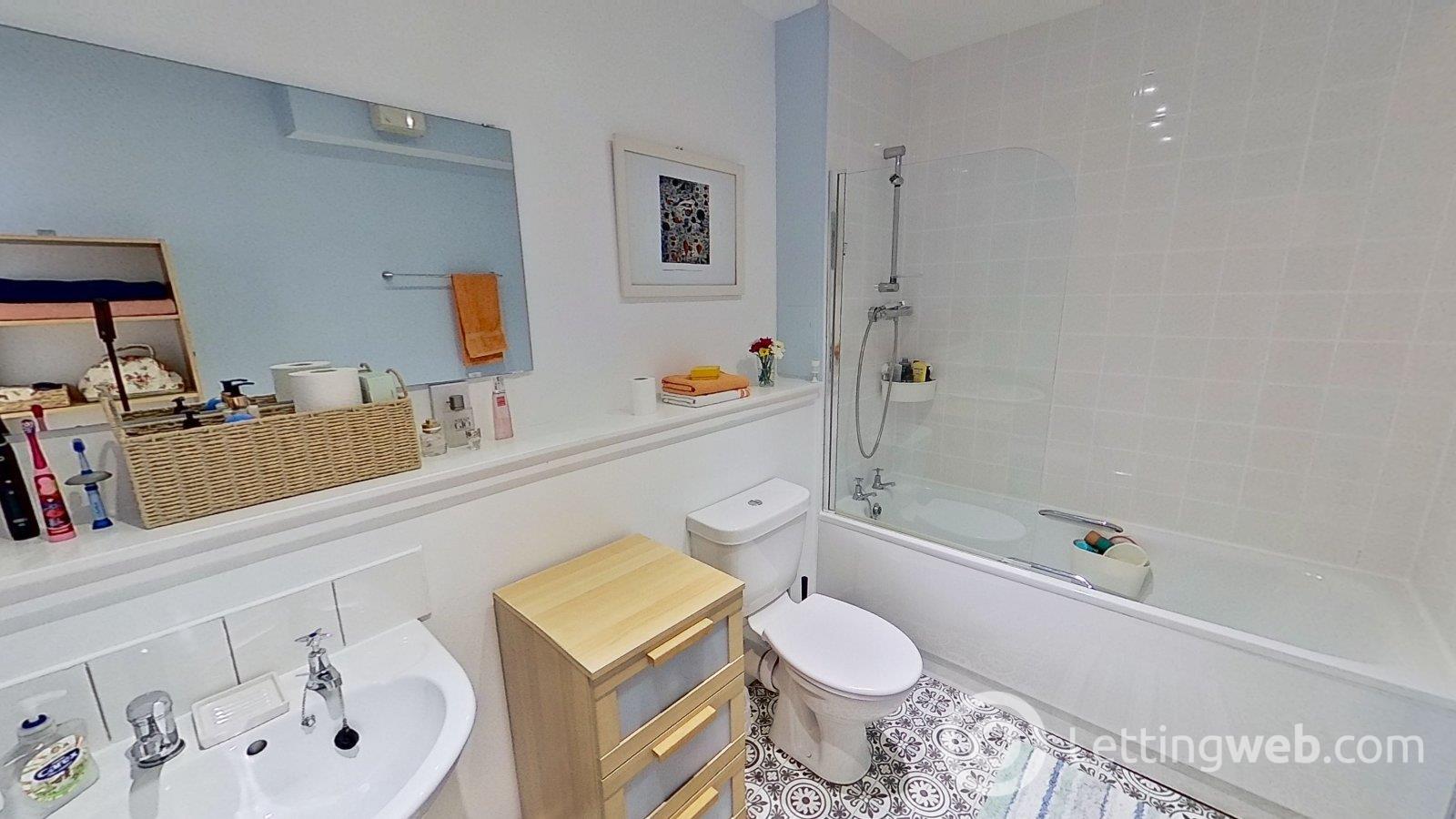 Property to rent in Colonsay Close, Edinburgh, EH5
