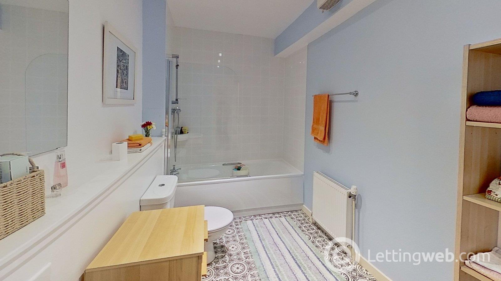 Property to rent in Colonsay Close, Edinburgh, EH5