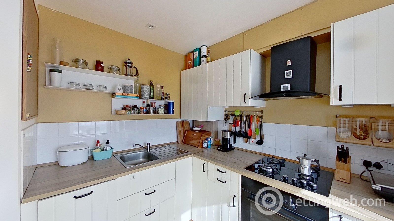 Property to rent in Colonsay Close, Edinburgh, EH5