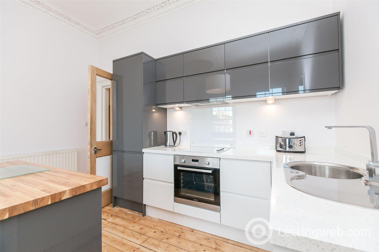 Property to rent in Melville Place, Edinburgh, EH3