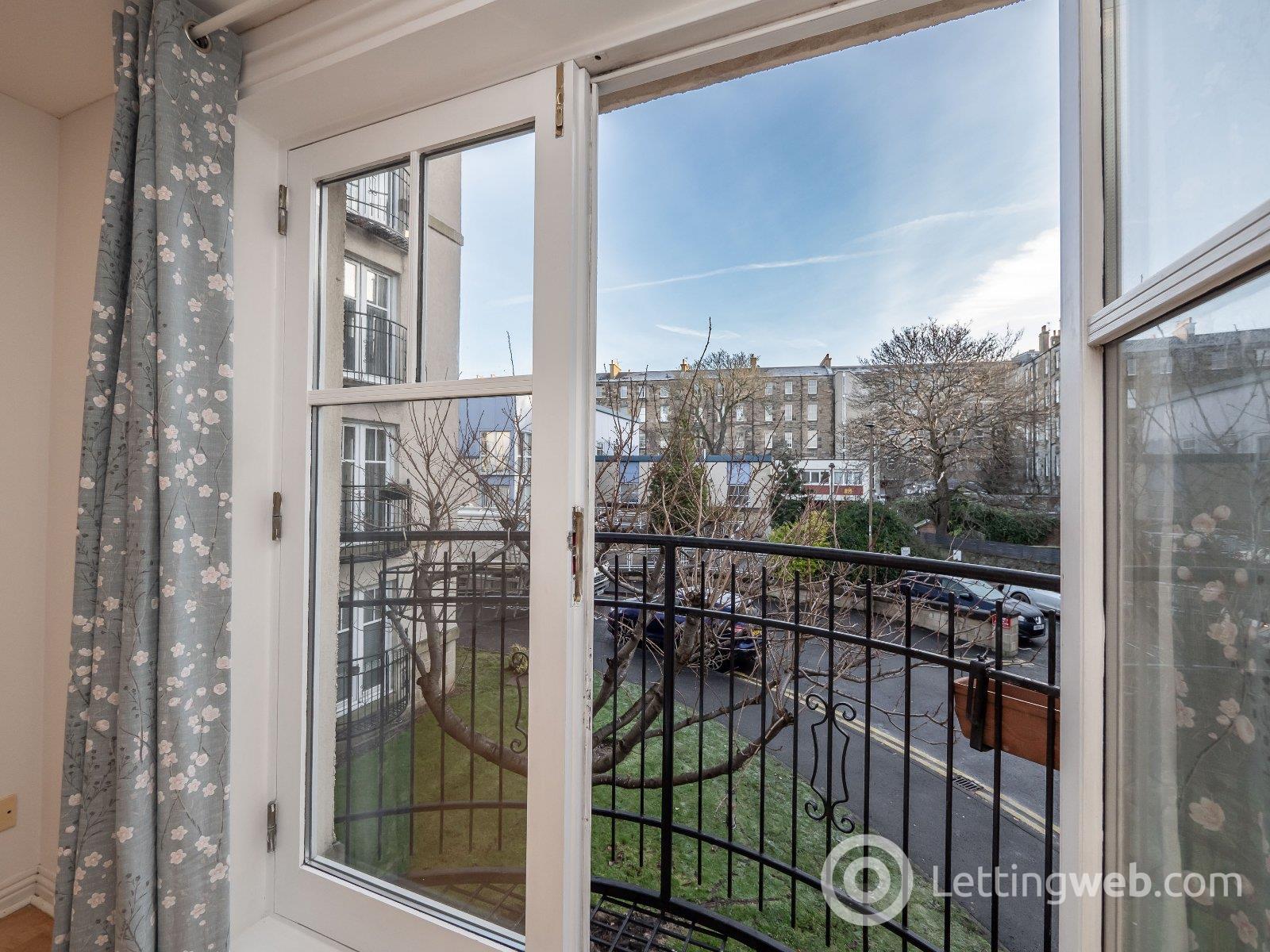 Property to rent in Huntingdon Place, Edinburgh, EH7