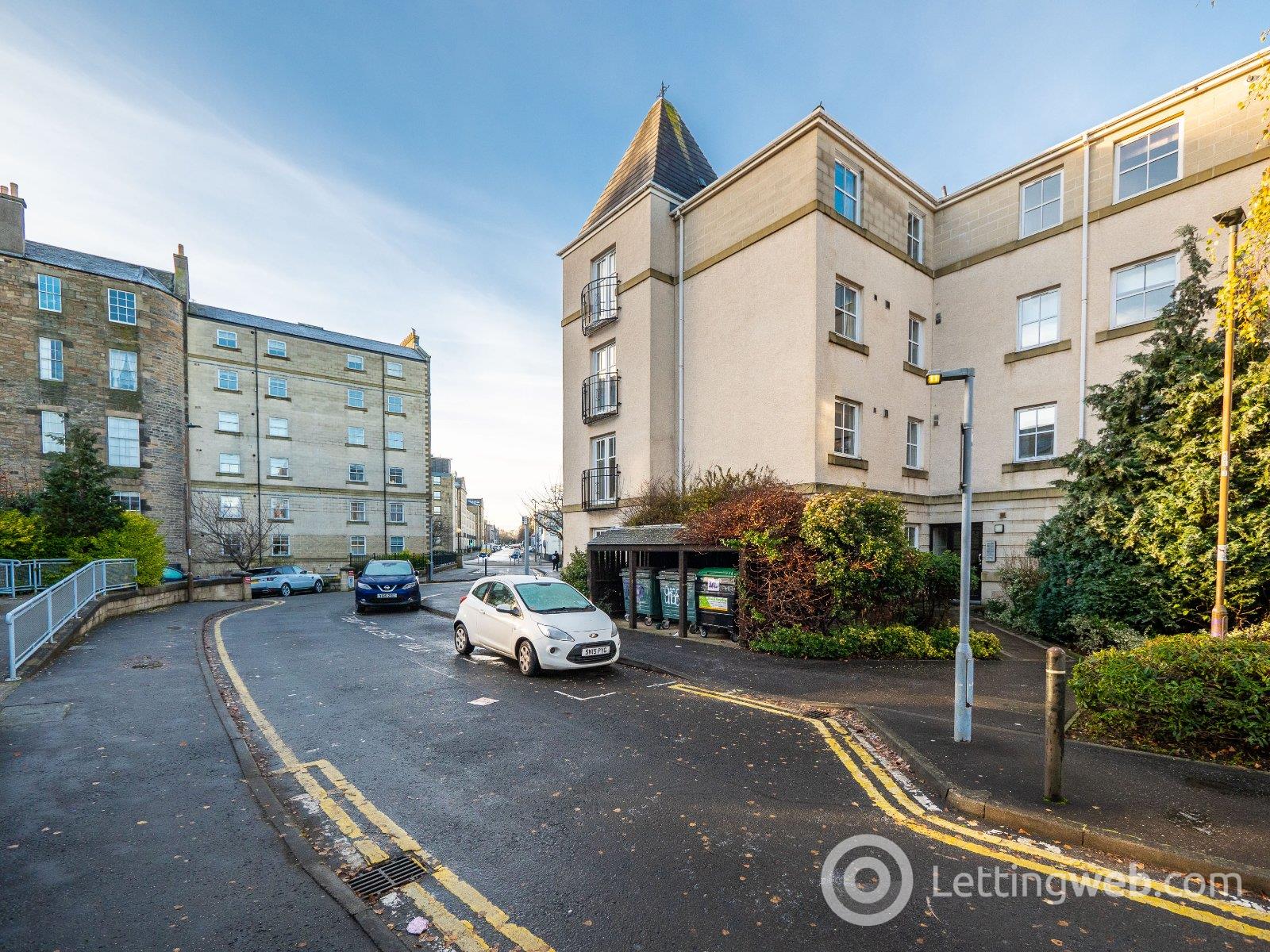 Property to rent in Huntingdon Place, Edinburgh, EH7