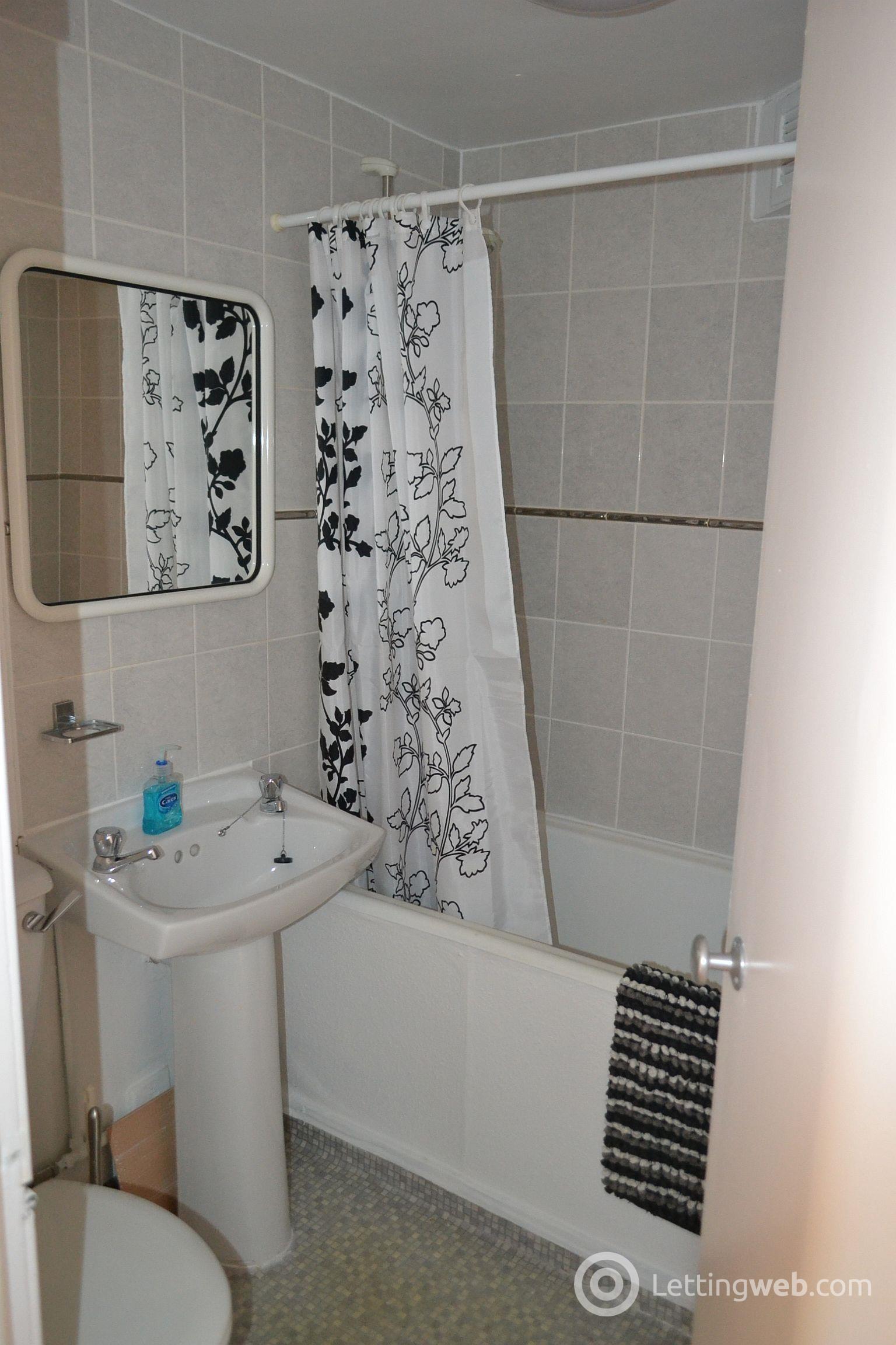 Property to rent in Pennywell Gardens Lettingweb