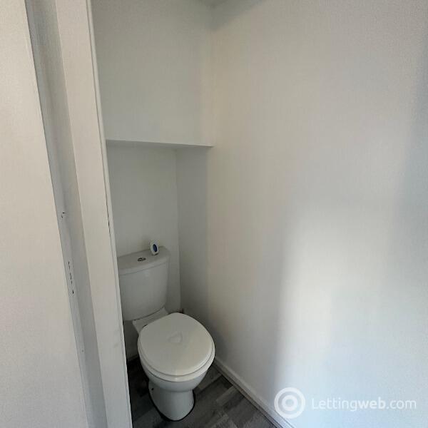 Property to rent in High Street Perth