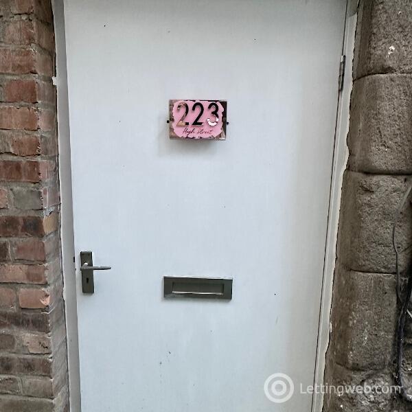 Property to rent in High Street Perth