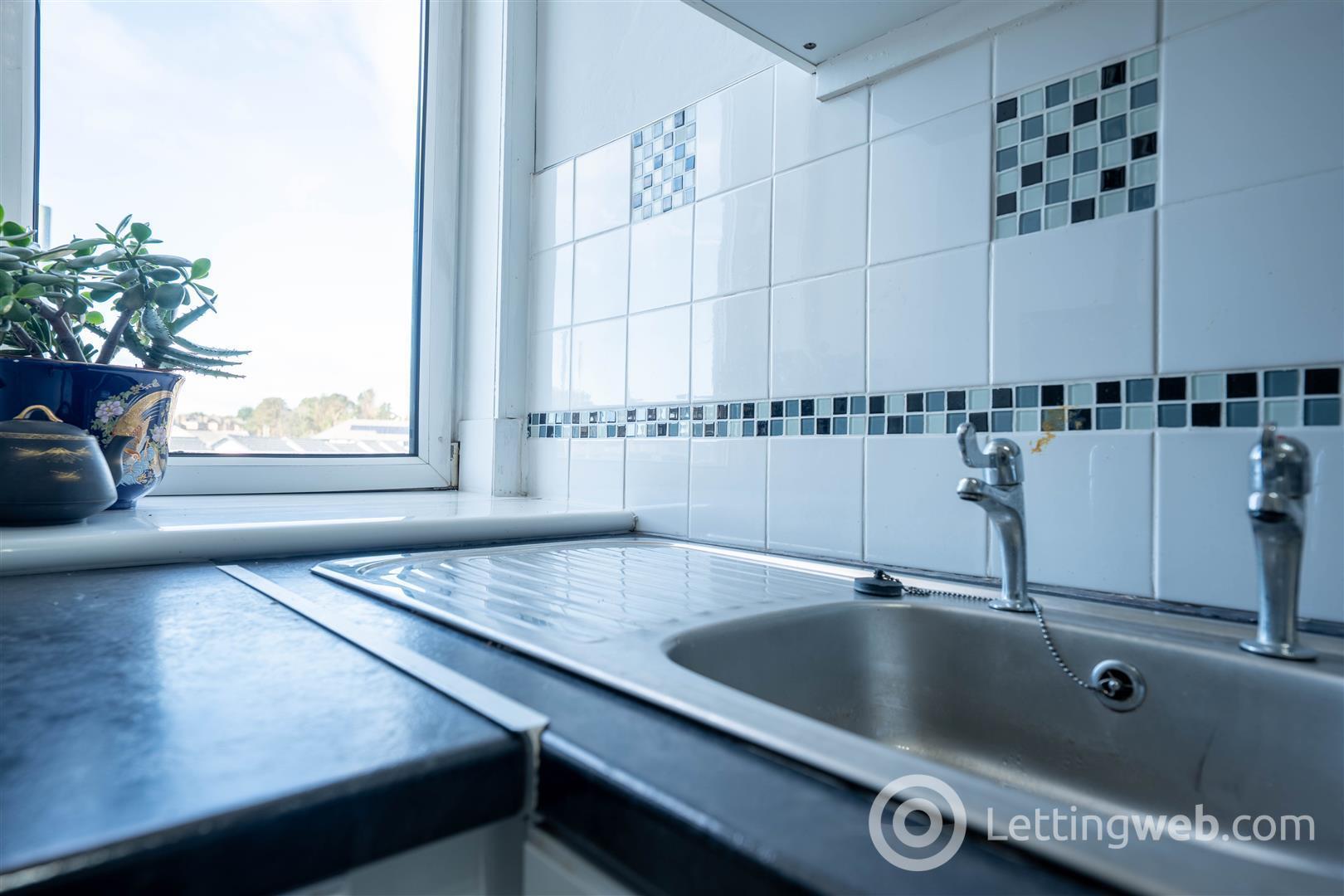 Property to rent in Strathmartine Road, Dundee