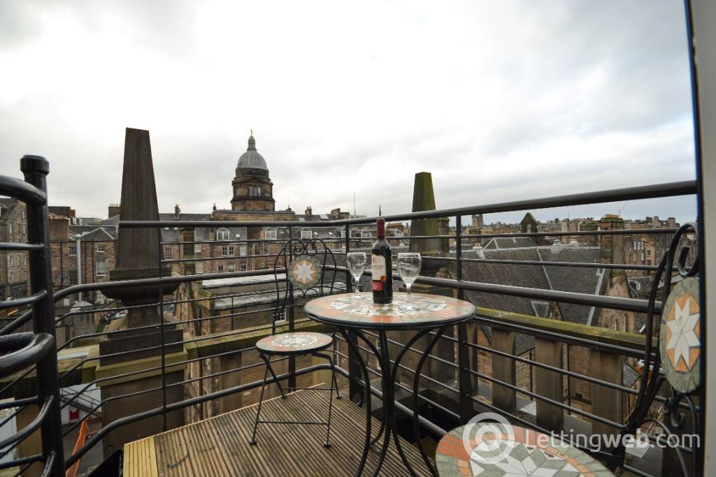 Property to rent in Drummond Street, Central, Edinburgh, EH8 9TT