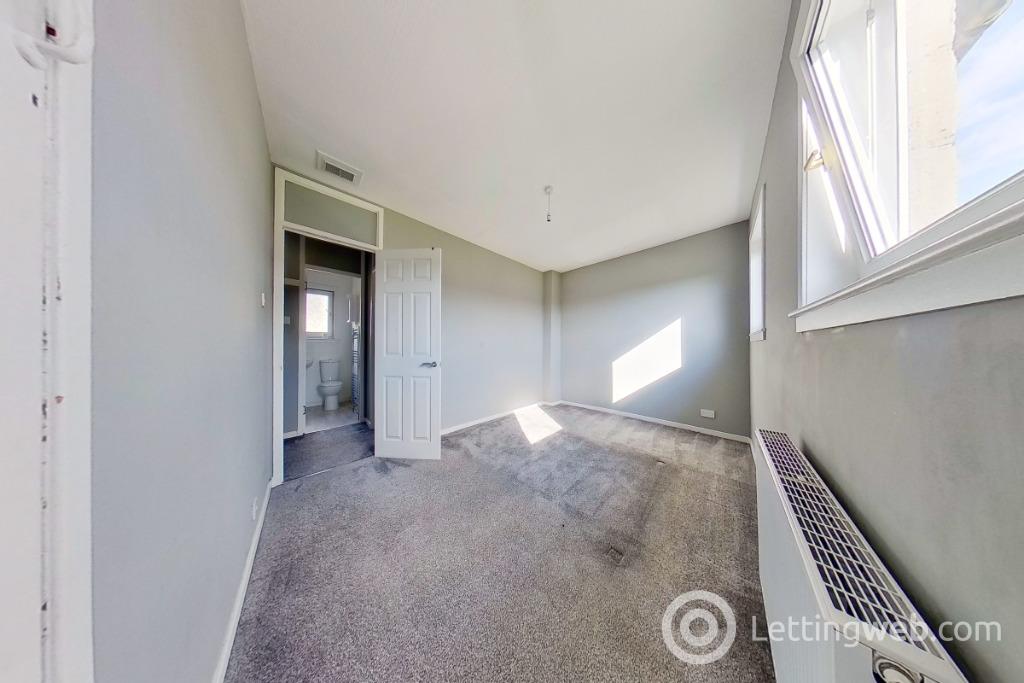 Property to rent in Gourdie Place, Charleston, Dundee, DD2 4RH