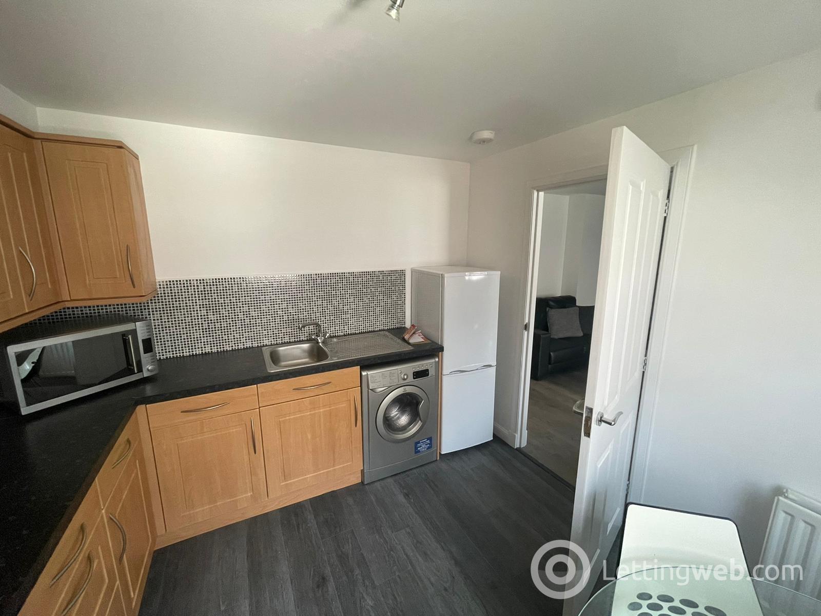 Property to rent in 176B South College Street, Aberdeen, AB11 6LD