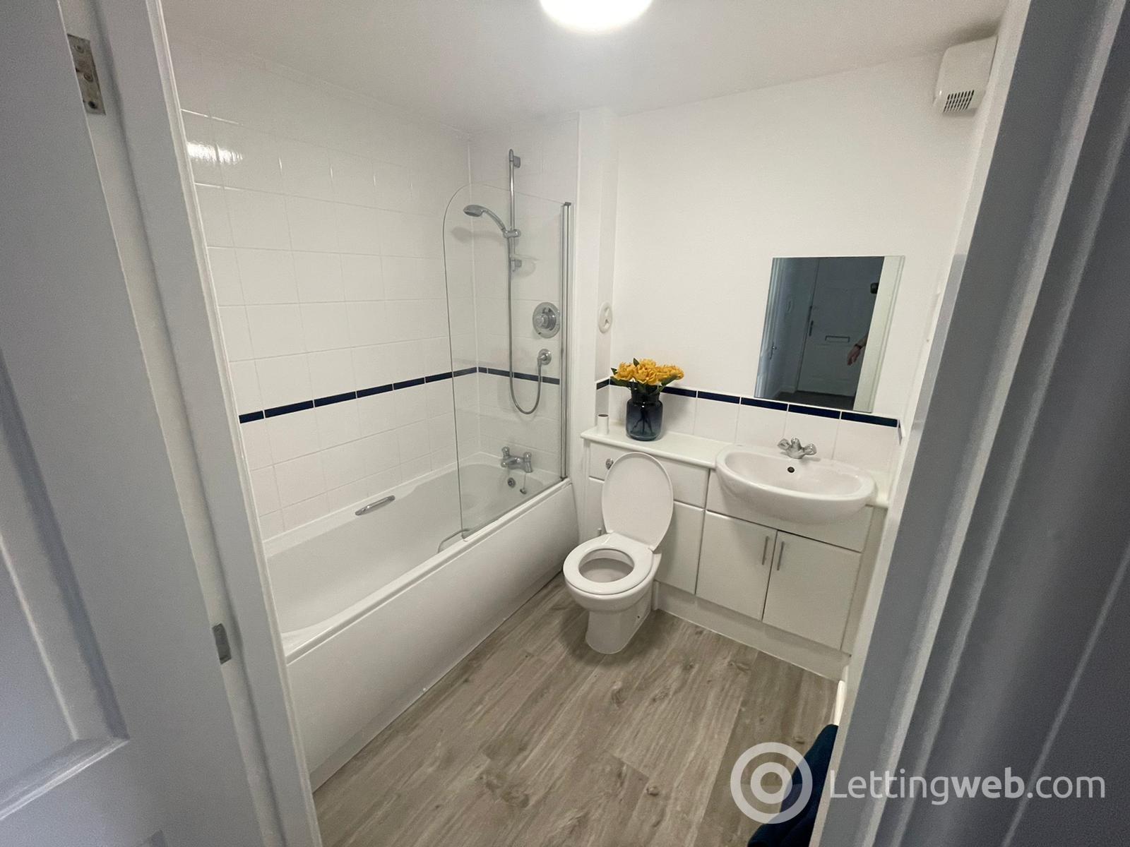 Property to rent in 176B South College Street, Aberdeen, AB11 6LD