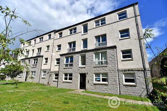 Property to rent in 176B South College Street, Aberdeen, AB11 6LD