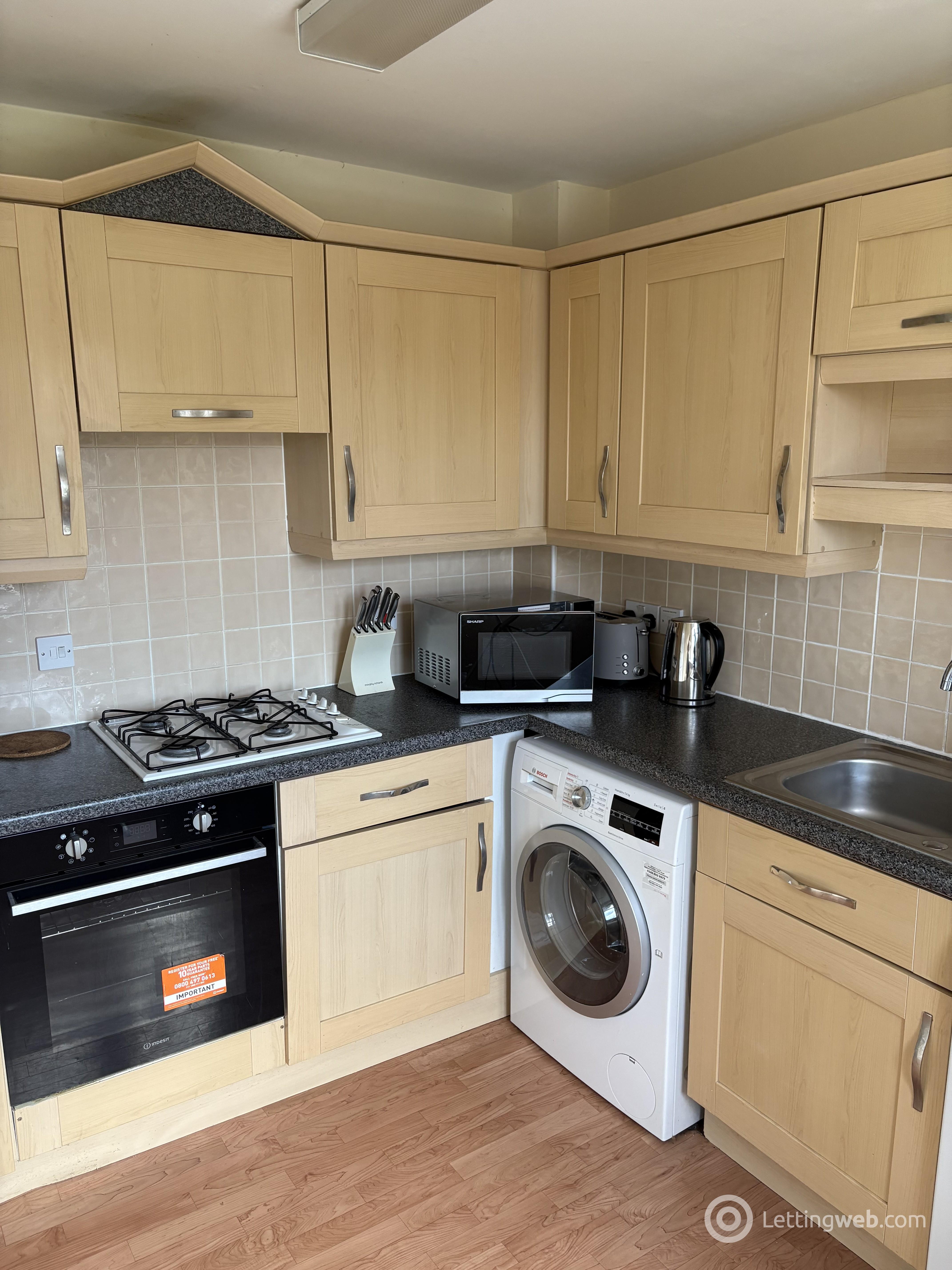 Property to rent in Craigend Park