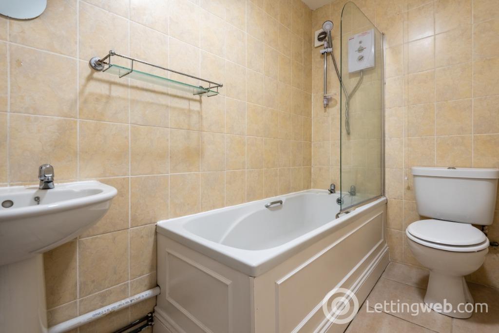 Property to rent in High Street, Arbroath, Angus, DD11 1AW