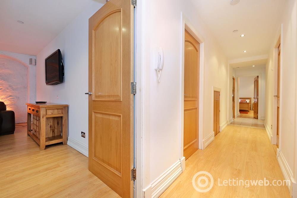 Property to rent in 3a Golden Square, Aberdeen, AB10 1RD