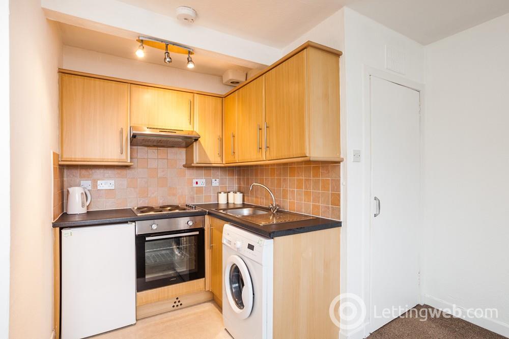 Property to rent in 73f Charlotte Street, Aberdeen, AB25 1LY