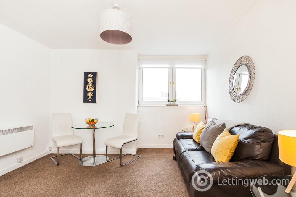 Property to rent in 73f Charlotte Street, Aberdeen, AB25 1LY