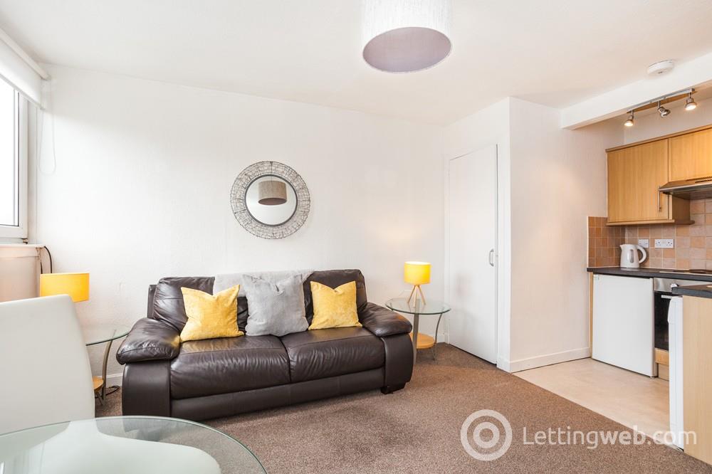 Property to rent in 73f Charlotte Street, Aberdeen, AB25 1LY