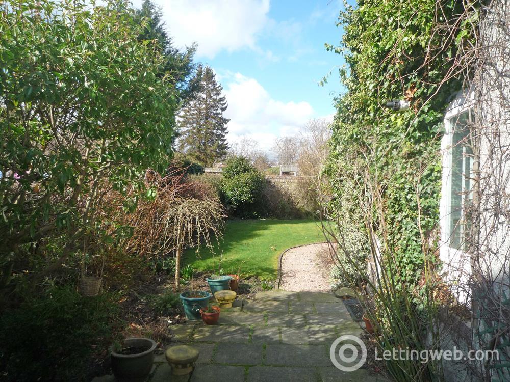 Property to rent in 280 Broomhill Road, Aberdeen, AB10 7LQ