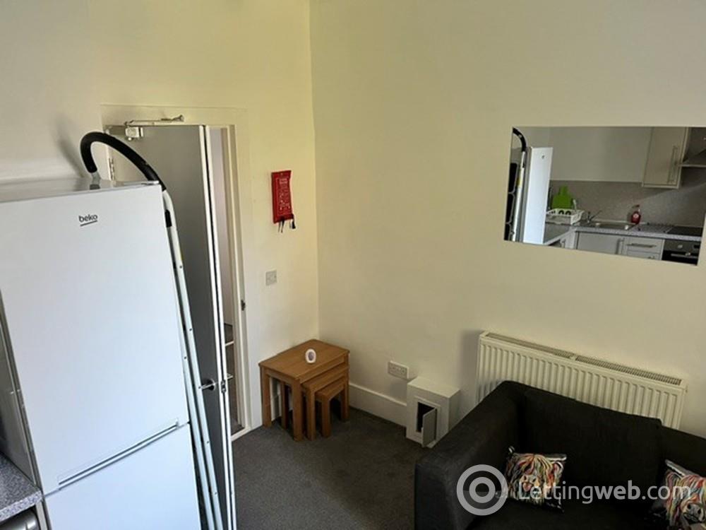 Property to rent in 27cUrquhart Road, Aberdeen, AB24