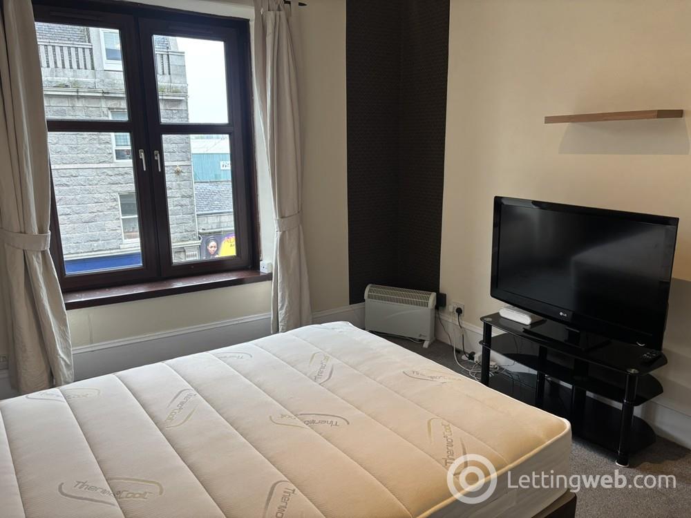 Property to rent in 60D Victoria Road, Aberdeen, AB11 9DS