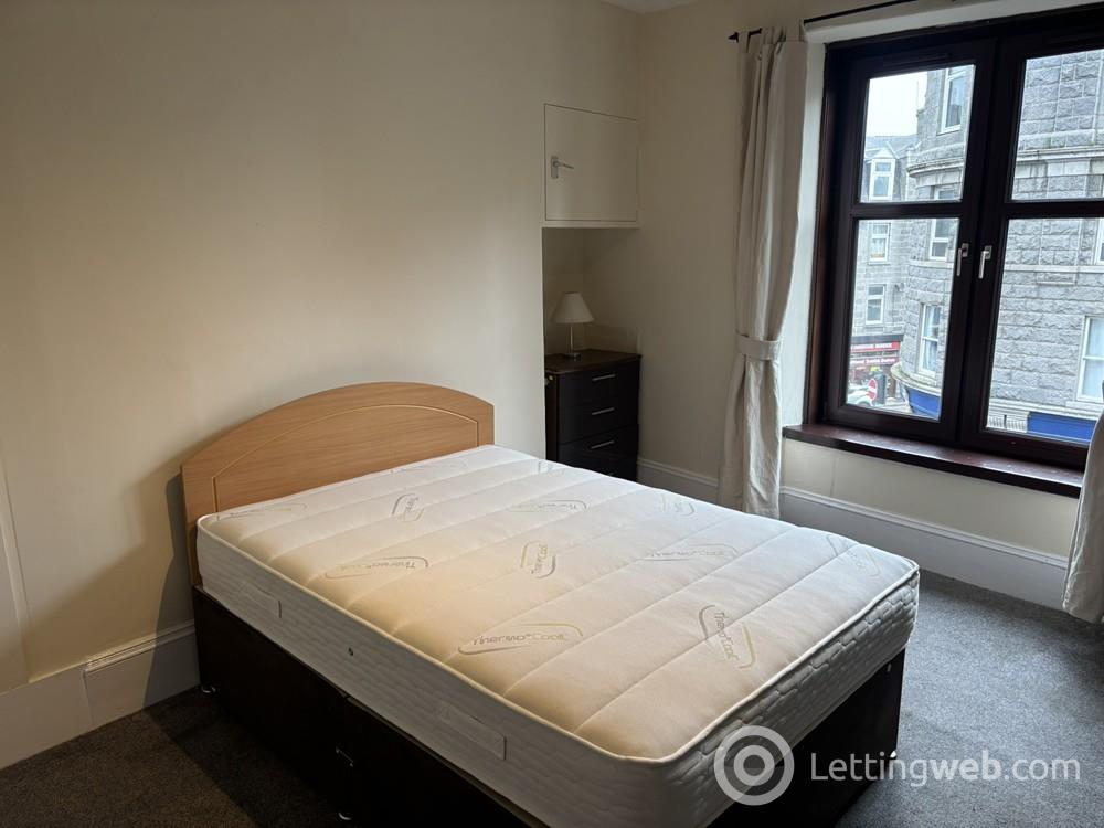 Property to rent in 60D Victoria Road, Aberdeen, AB11 9DS