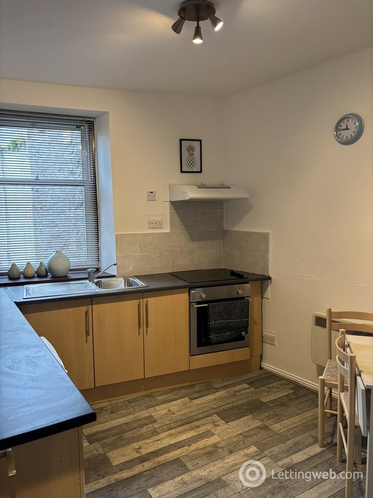 Property to rent in 60D Victoria Road, Aberdeen, AB11 9DS