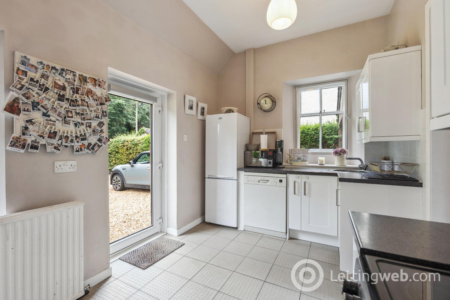 Property to rent in 209 Ayr Road, Newton Mearns, G77 6AH