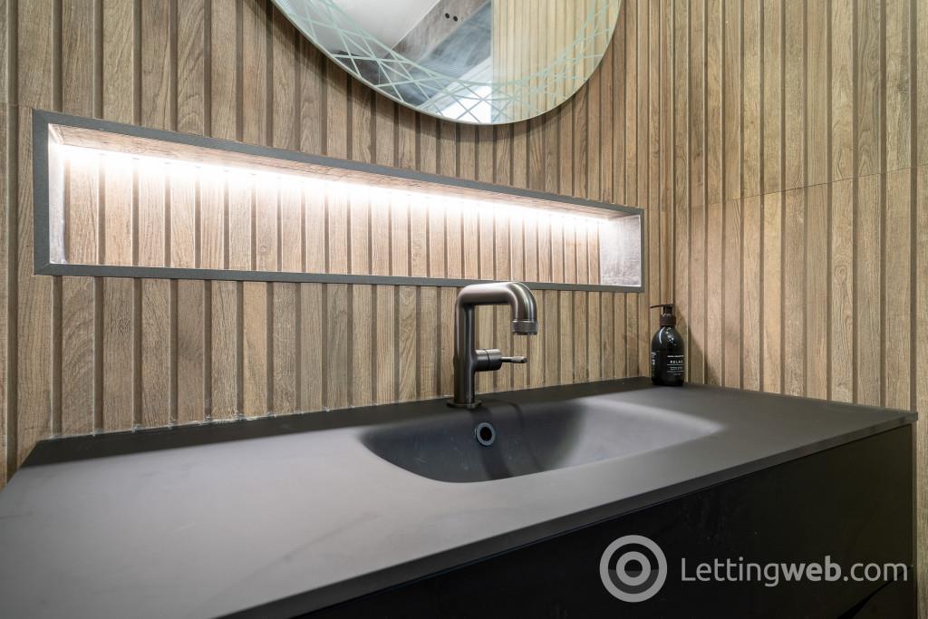 Property to rent in Dunlop Street, City Centre