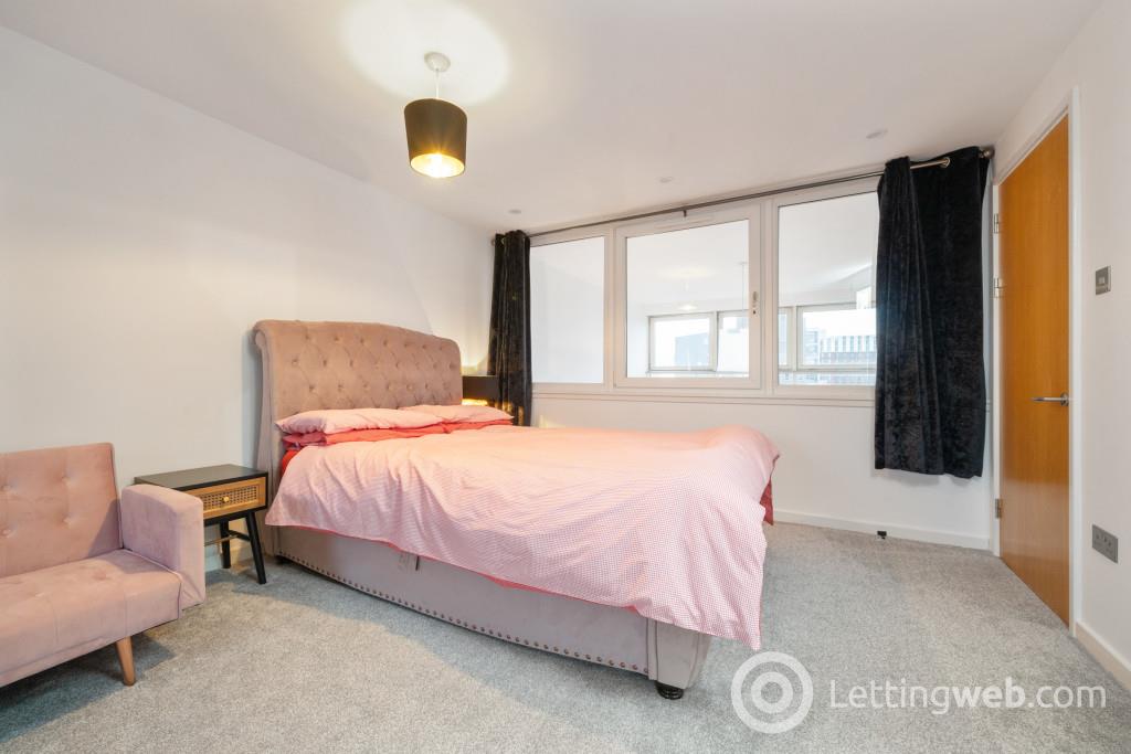 Property to rent in Dunlop Street, City Centre