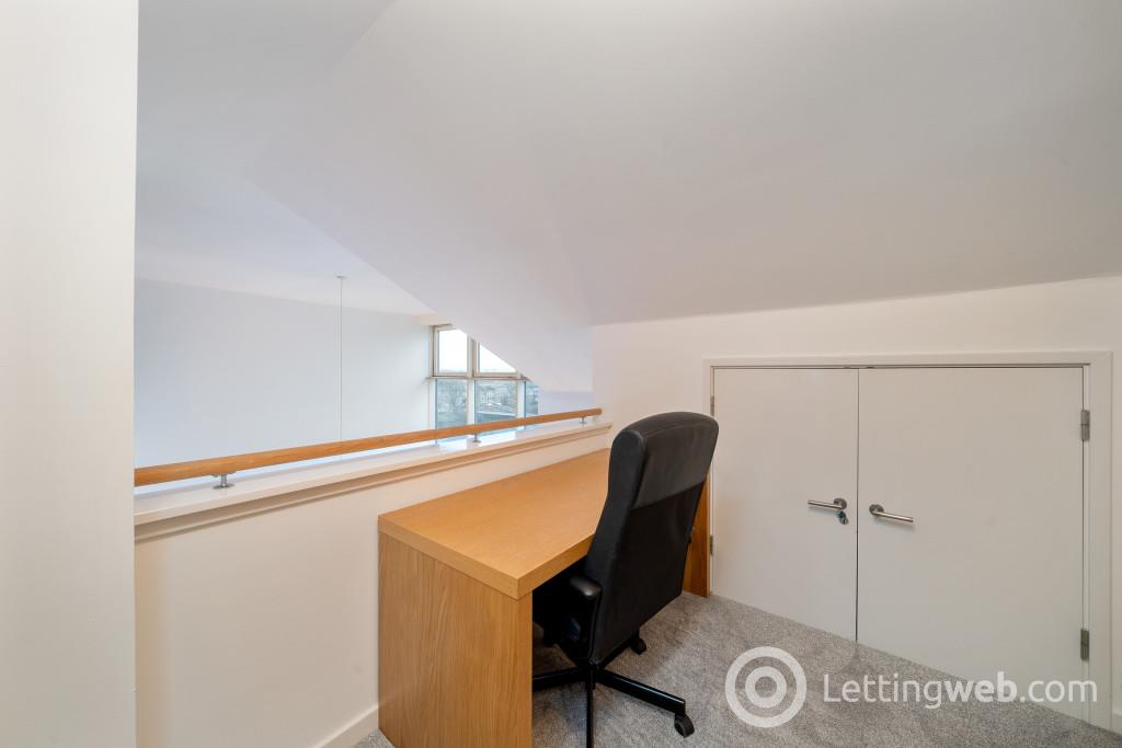 Property to rent in Dunlop Street, City Centre