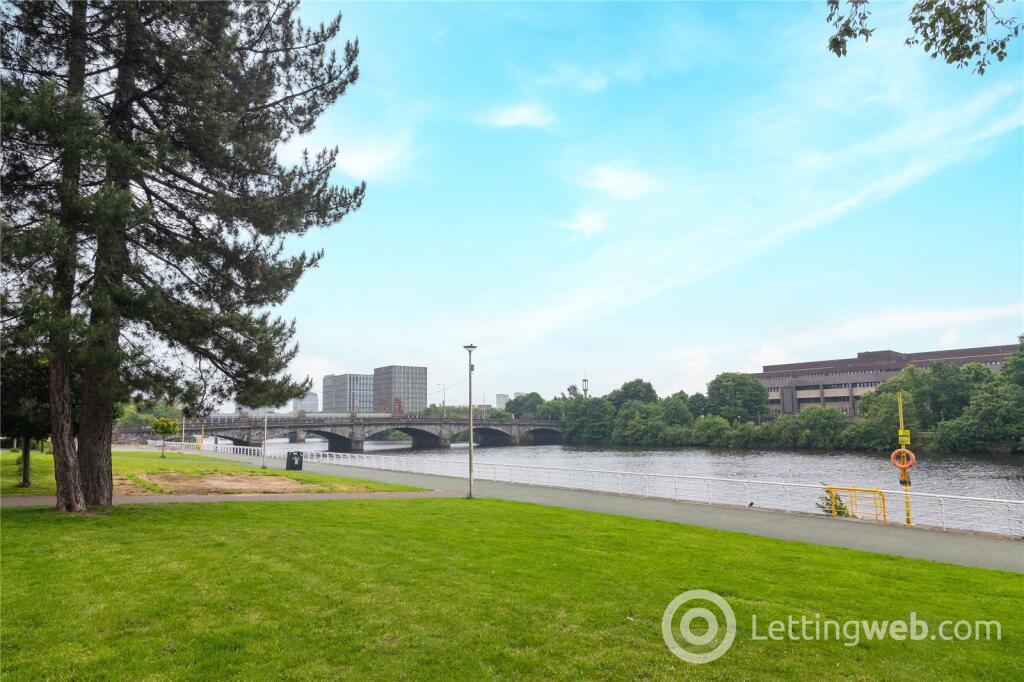 Property to rent in Dunlop Street, City Centre